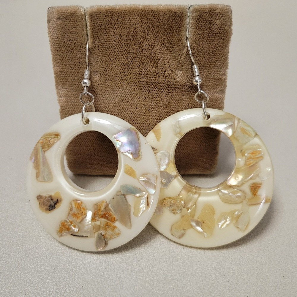 Vintage Mother Of Pearl Sea Shell Pieces White Resin French Hook Hoop Earrings‎